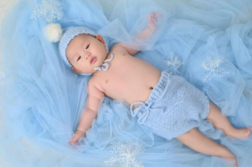 澄迈宝宝从床上掉下来